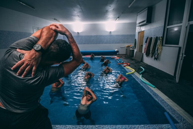 Trening siłowy dla seniorów - zasady i ćwiczenia po 60. roku życia
